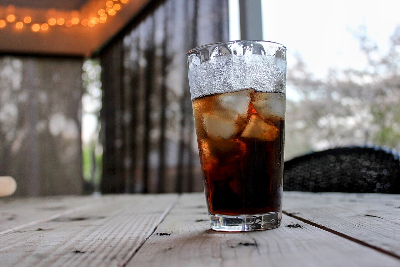 Cold drink served over ice